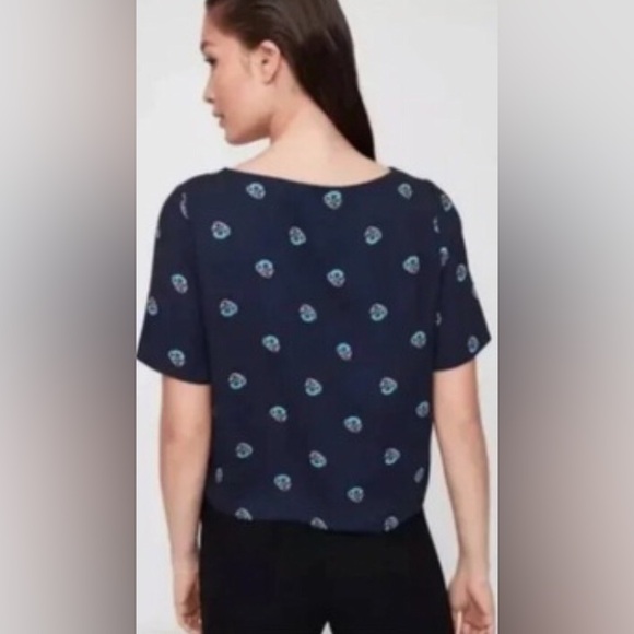 NWOT Aritzia Babaton Cropped Short Sleeve Randy Blouse Light Patterned - Picture 9 of 9